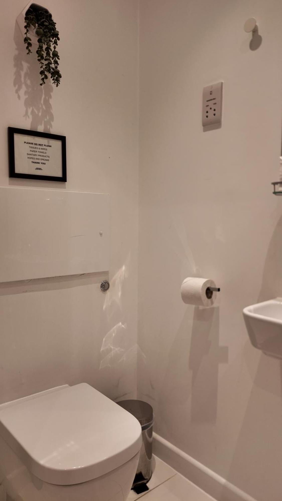 Sleep6 In Leicester Square, Soho Vr7 لندن المظهر الخارجي الصورة